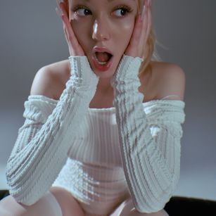 Model - MayaWilson bigboobs