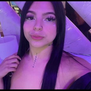 Model - Brianna Hill blowjob