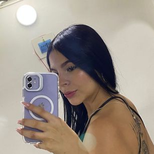 Model - Brianna Hill petite