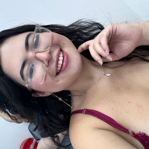 Model - Anahi Vega JOI