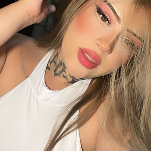 Model - CHLOE PALMER bigboobs