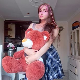 Model - WiseLuz analsex