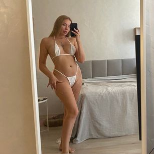 Model - Eva_mmmm footjob