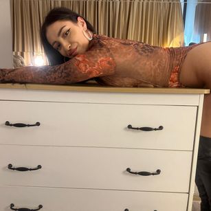 Model - VictoriaLane cei