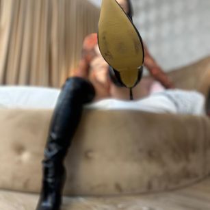 Model - VictoriaLane findom