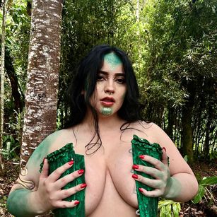 Model - Jas Yordanov heels