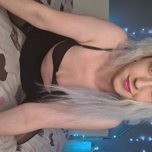 Model - TheTrixy fetish