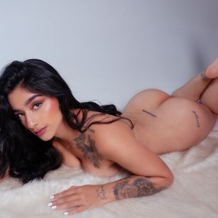 Model - LenyLucca deepthroat