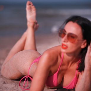 Model - AffinaKisser fetish