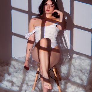 Model - Electra Rouse horny