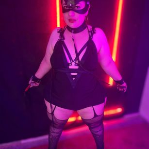 Model - Pamela masturbation