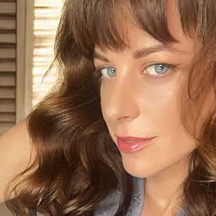 Model - Queen Bee Alexandria Lee findom