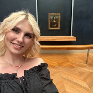 Model - LinaBloom cum