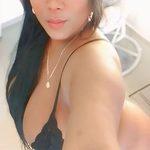 Model - amaranta atrevida