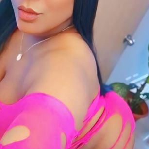 Model - amaranta atrevida