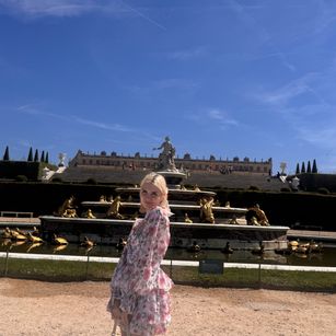 Model - LinaBloom striptease