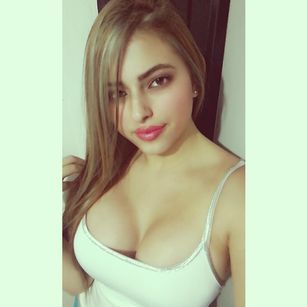 Model - Amara Castillo lips