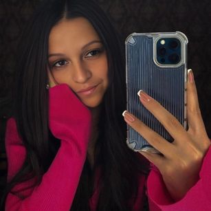 Model - CatMelissa striptease