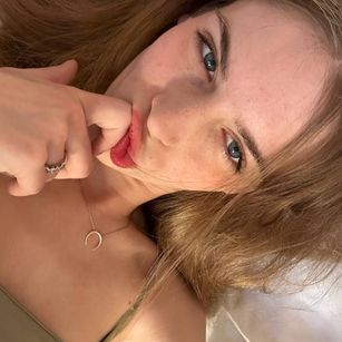 Model - Cassie Messie accent