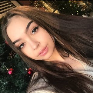 Model - BrownDomi bondage