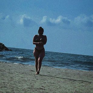 Model - Lexxiee Haze shaved