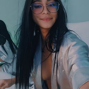 Model - Alana Martinez feet