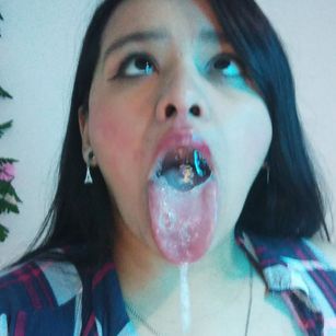 Model - crol moon naughty