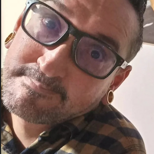 Model - hairy_couple Handjob