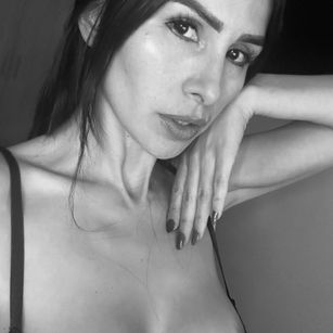 Model - Anastasia Steele new