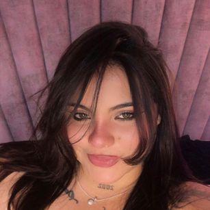 Model - Luna Martinez feet