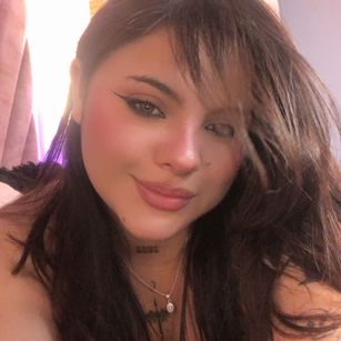 Model - Luna Martinez femdom