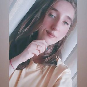 Model - Anays Friendly