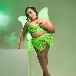 Model - CelesteMason feet