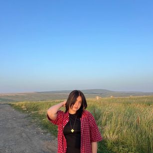 Model - VelvetNote lingerie