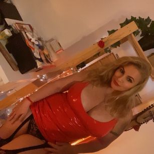 Model - Elliza mistress