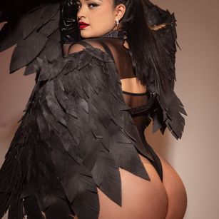 Model - AdeleGrayy squirt