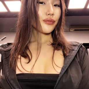 Model - Vika bigboobs