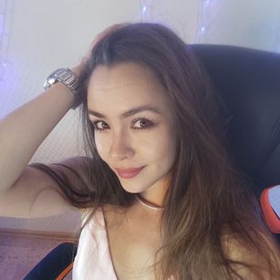 Model - Lama deepthroat