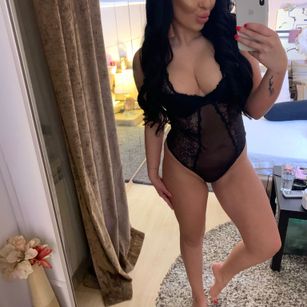 Model - Betty.Ice_Official longhair