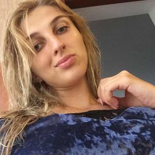 Model - Memories Hot