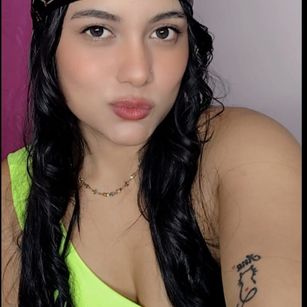 Model - Nicolle_Cherry tatuajes