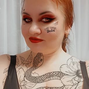 Model - Nikky March hugetits