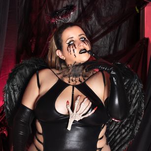 Model - Isabela Park squirter