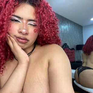 Model - Idun Brunette dirtytalk