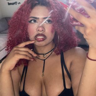 Model - Idun Brunette dirtytalk