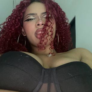 Model - Idun Brunette dildo