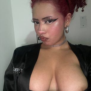 Model - Idun Brunette bdsm