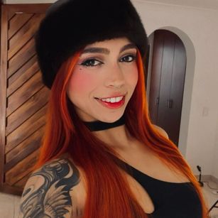 Model - Polygonnia teen