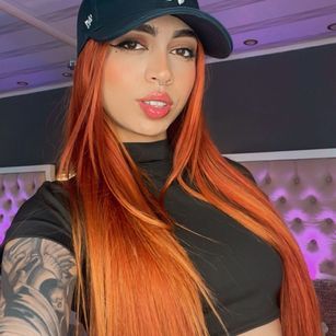 Model - Polygonnia dildo