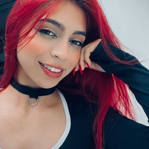 Model - Polygonnia teen